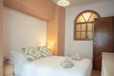 Apartment in Madrid - Cozy 3 Bedroom Apartment with Balcony in Chamberí