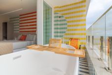 Apartment in Rio de Janeiro - Sea View and Balcony with Bathtub | Q2