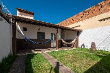 House in Mata de São João - Casa confortável com churrasqueira, rede e Wi-Fi