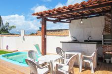 Casa en Vera Cruz - Espaço de Lazer: Casa com Piscina e Churrasqueira