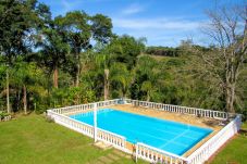 Casa en Atibaia - Lindo sitio c lago e lazer completo em Atibaia/SP