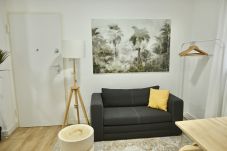 Estudio en Madrid - Estudio Acogedor con Cama Doble y Sofá Cama Cerca de la Animada Avenida Albufera MPE35I