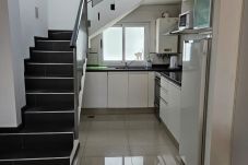 Apartamento en Mendoza - Moderno Duplex en la 5ta Sección con Cochera