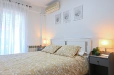 Apartamento en Madrid - Linda Vivienda de tres dormitorios en Vallecas PEI444B