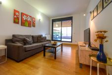 Apartamento en Madrid - Moderno Apartamento Familiar con Terraza y Piscina en Madrid SOD1 