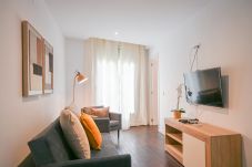 Apartamento en Madrid -  Amplio Apartamento con Balcón en Calle Santa Engracia, Chamberí  