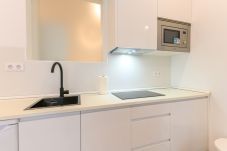 Apartamento en Madrid -  Elegancia y Confort en el Corazón de Chamberí: Apartamento con   Estilo Único